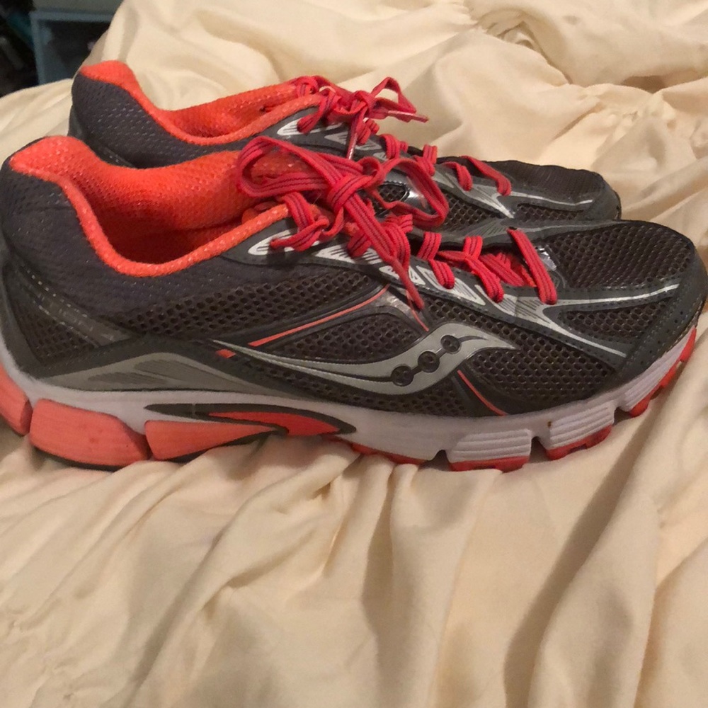 Saucony tennis shoes size 8.5